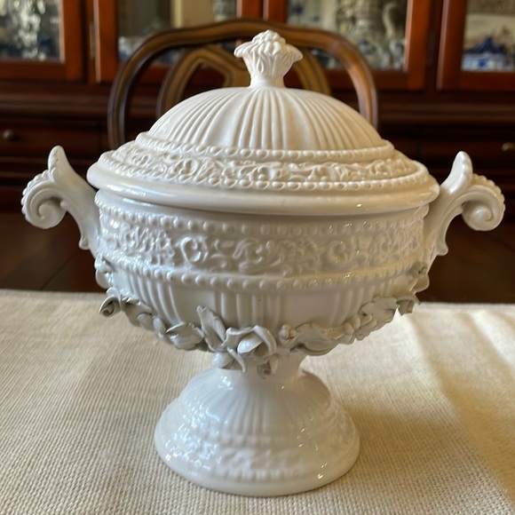 VTG Imperial Italy White Fiori Bianca style lidded footed candy dish compote - Picture 1 of 10